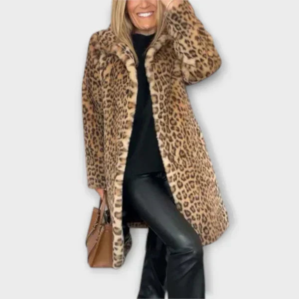 Amara - Coat in leopard print