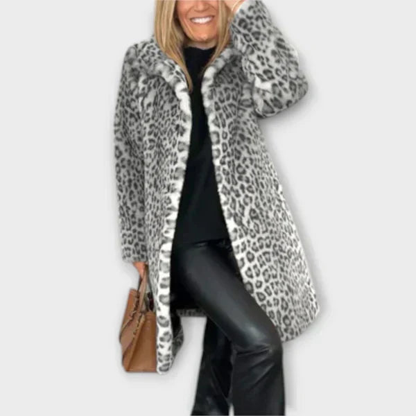 Amara - Coat in leopard print