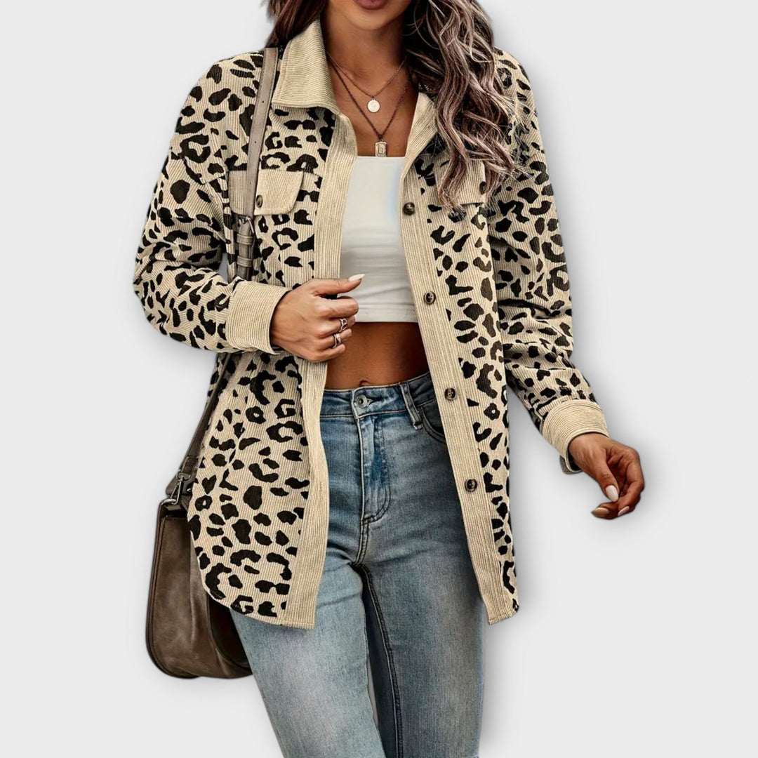 Casual shirt jacket in leopard print