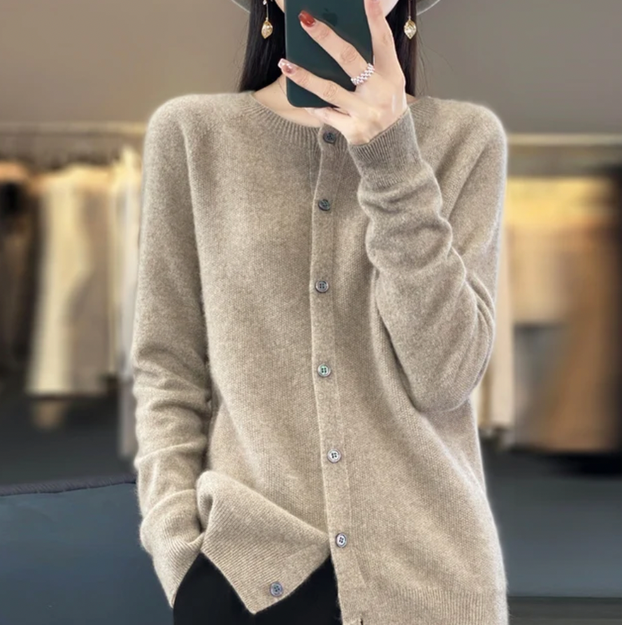 Annika | Cozy Wool Cardigan