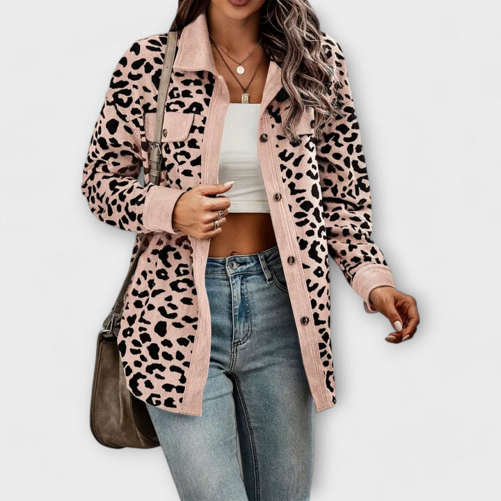 Casual shirt jacket in leopard print