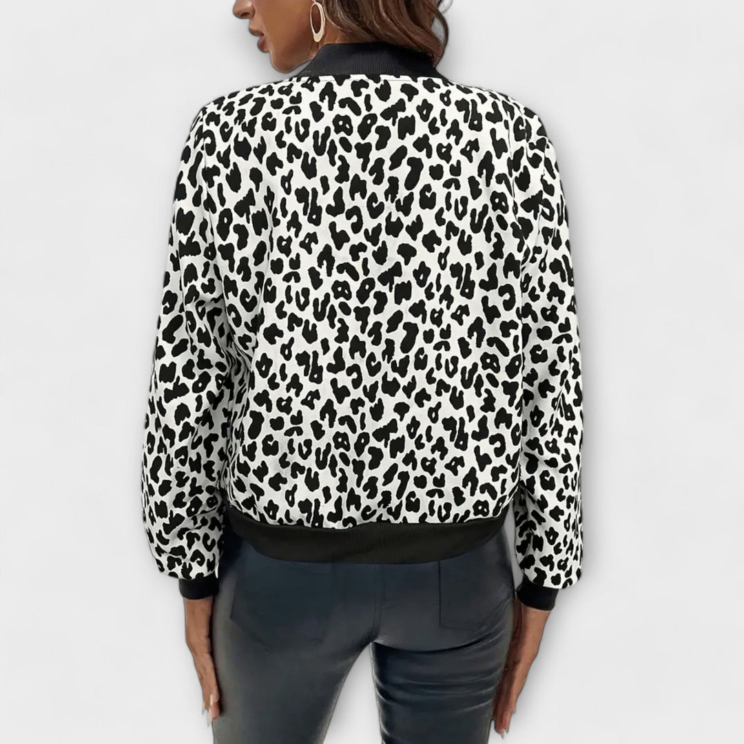 Leopard jacket with zipper closure