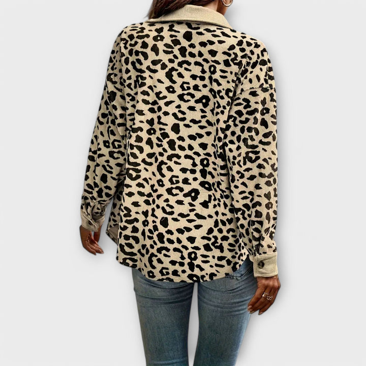 Casual shirt jacket in leopard print